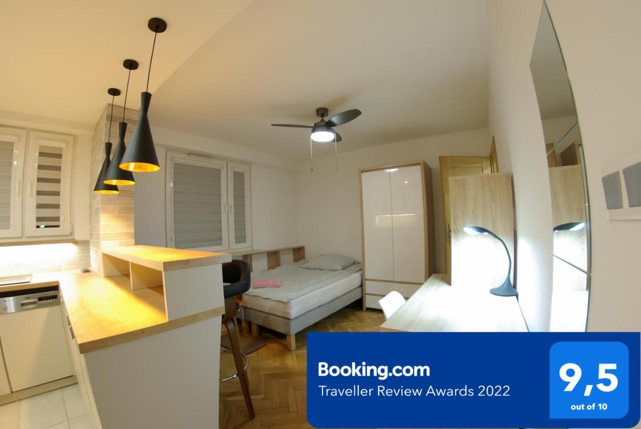 Apatramenty Promienista Apartment Познан Екстериор снимка