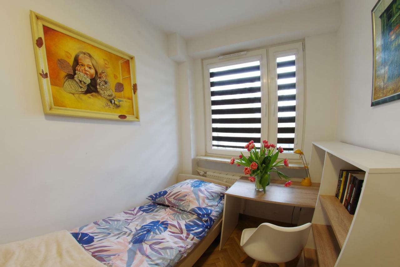 Apatramenty Promienista Apartment Познан Екстериор снимка