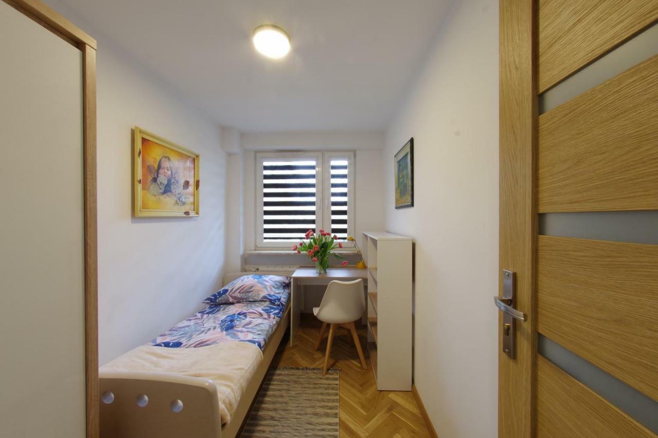 Apatramenty Promienista Apartment Познан Екстериор снимка