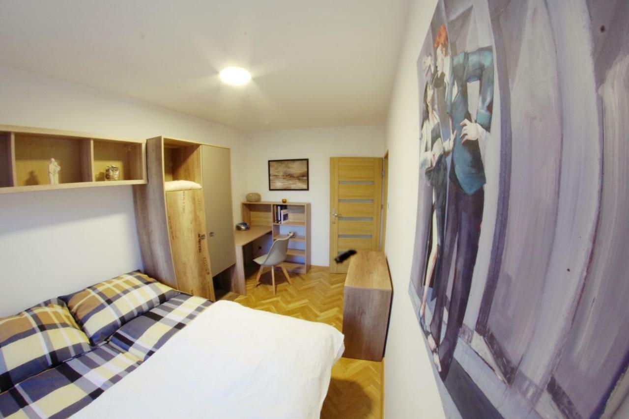 Apatramenty Promienista Apartment Познан Екстериор снимка